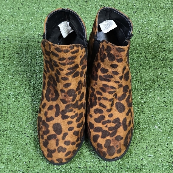 SIMPLY SOUTHERN | 147258 LEOPARD HEELED ANKLE CHELSEA BOOTIES - Picture 8 of 16